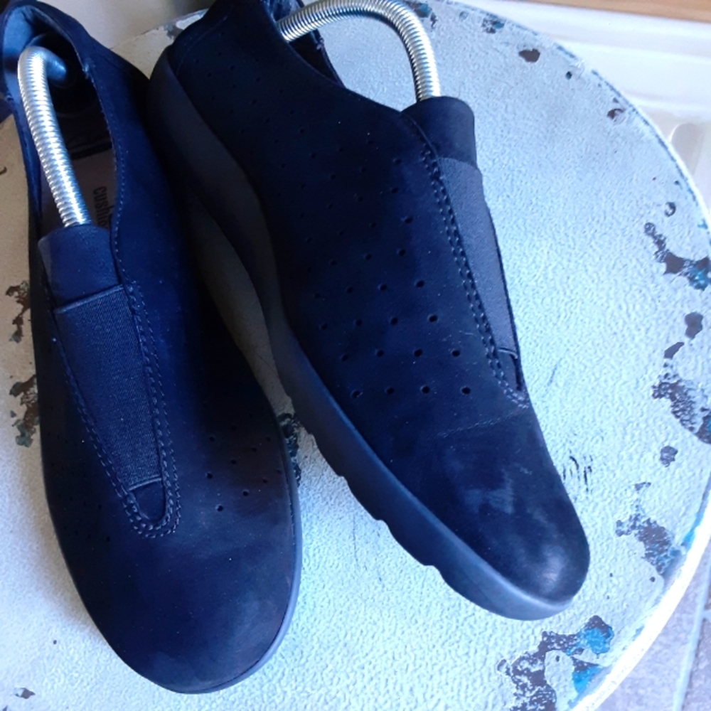 Clarks Collection Medora Gemma Navy Nubuck Leather Slip-On Loafers Sz 10 - Picture 3 of 10